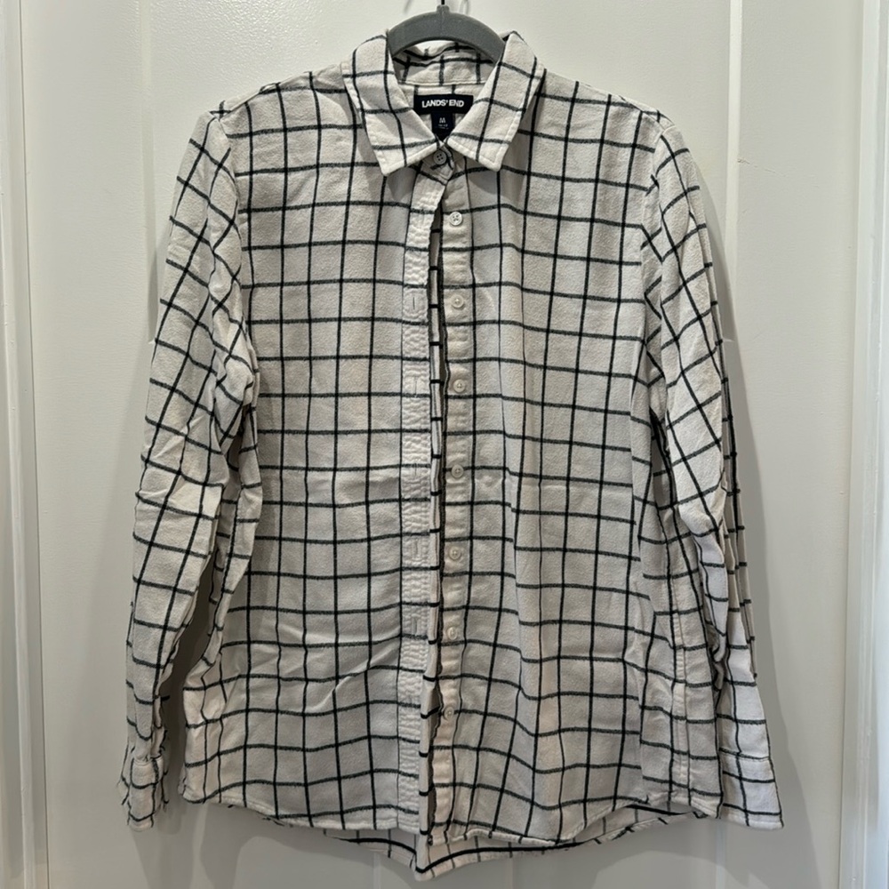 Lands End Women’s Long Sleeve Button Up Shirt White and Black Size Medium 10-12